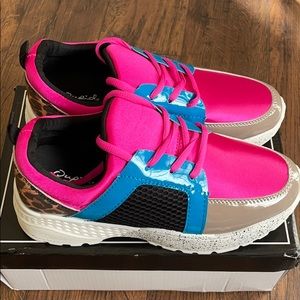 NIB Qupid Fuschia Lycra sneakers sz 6